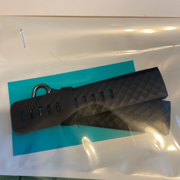 Fitbit accessories small black band - Picture 2 of 3
